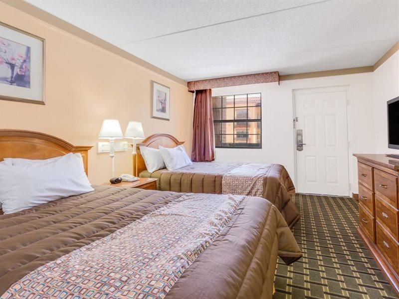 Days Inn By Wyndham Birmingham/West מראה חיצוני תמונה