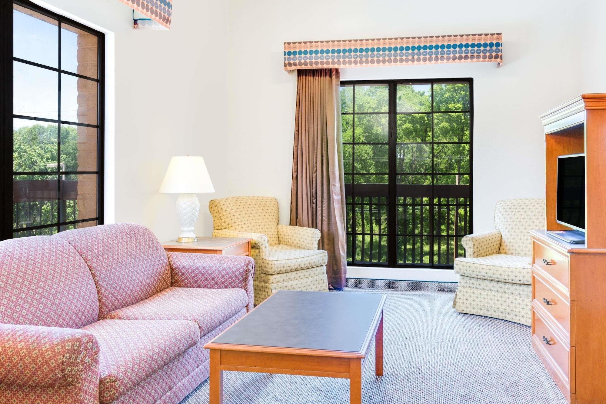 Days Inn By Wyndham Birmingham/West מראה חיצוני תמונה