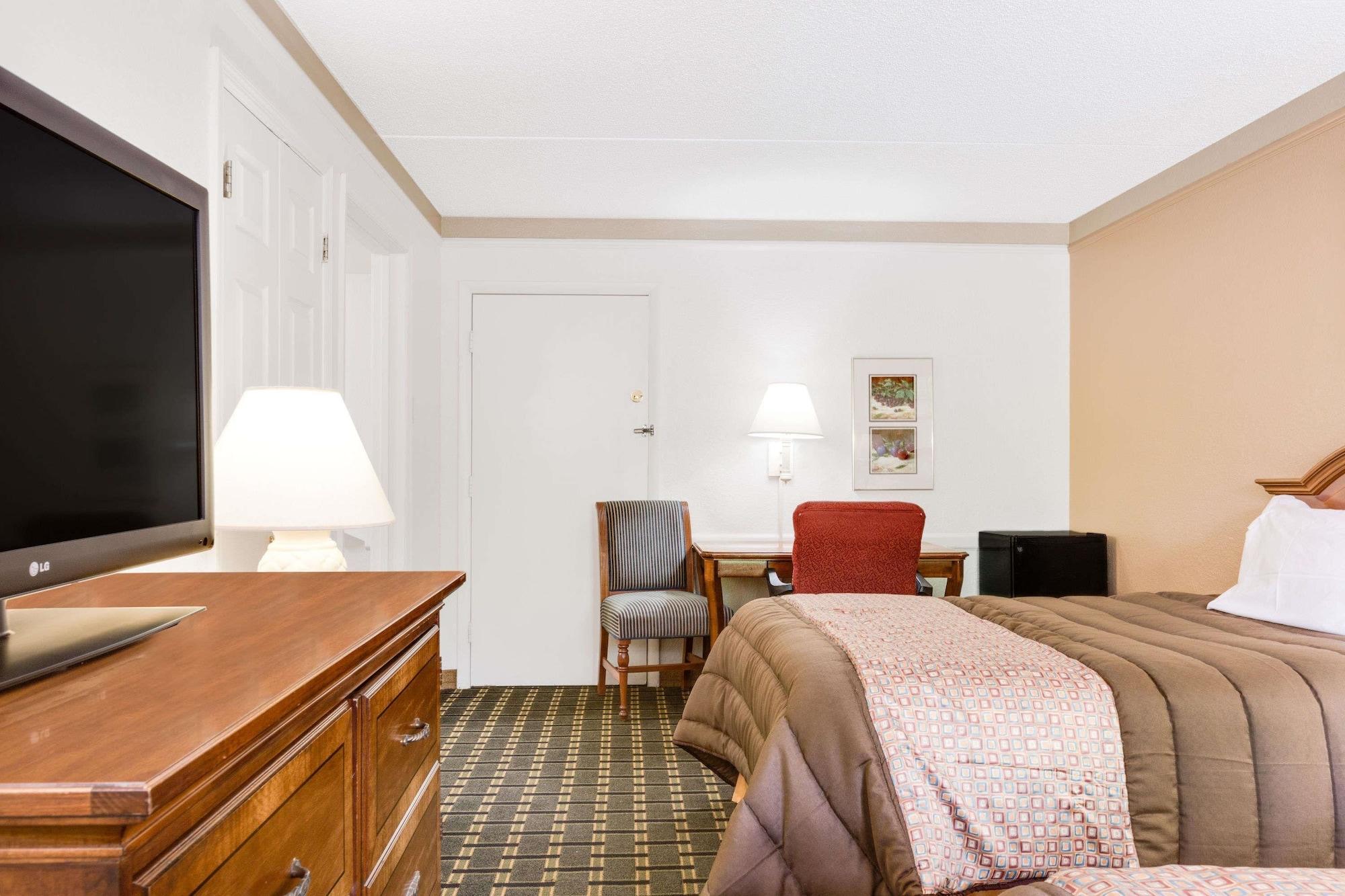 Days Inn By Wyndham Birmingham/West מראה חיצוני תמונה