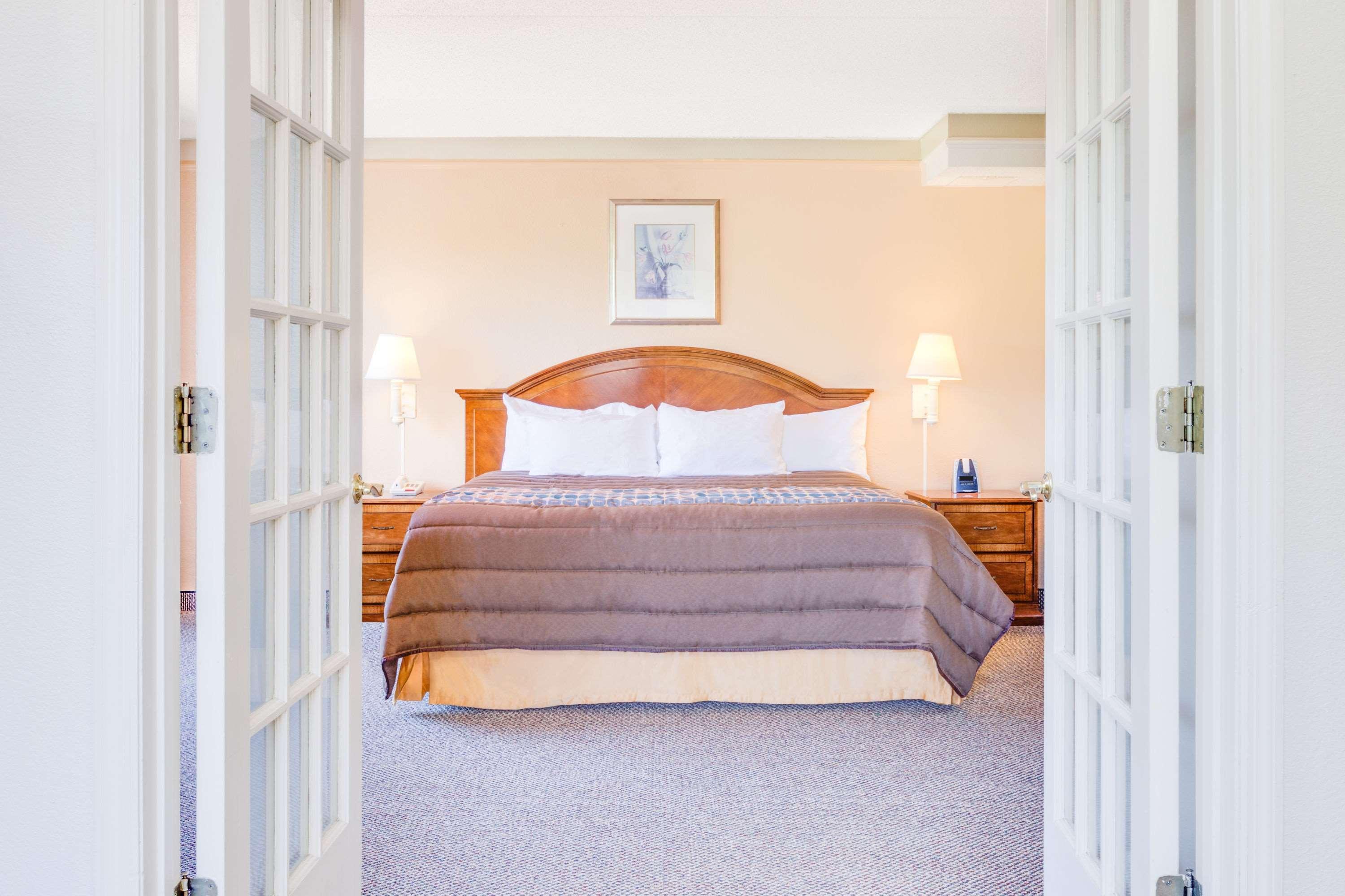 Days Inn By Wyndham Birmingham/West מראה חיצוני תמונה