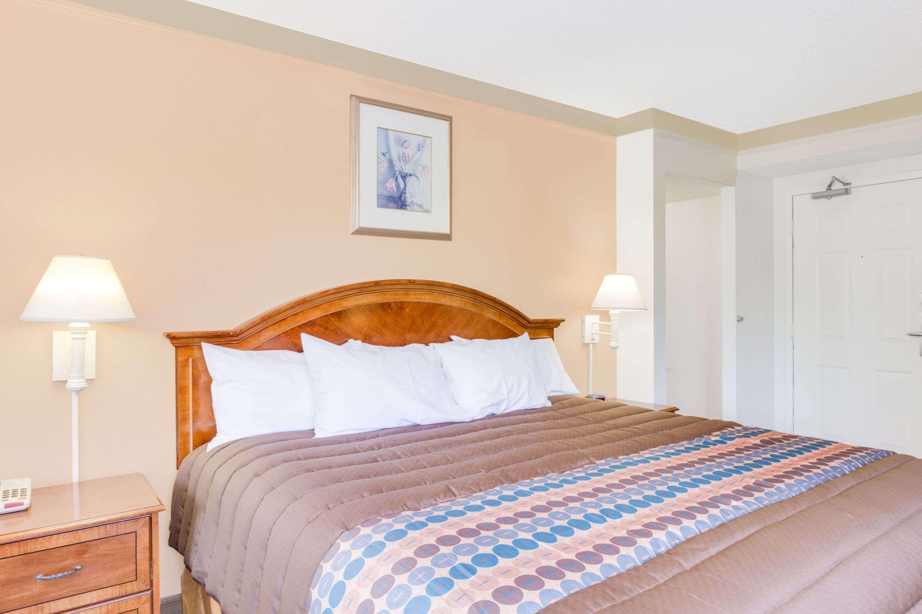 Days Inn By Wyndham Birmingham/West מראה חיצוני תמונה