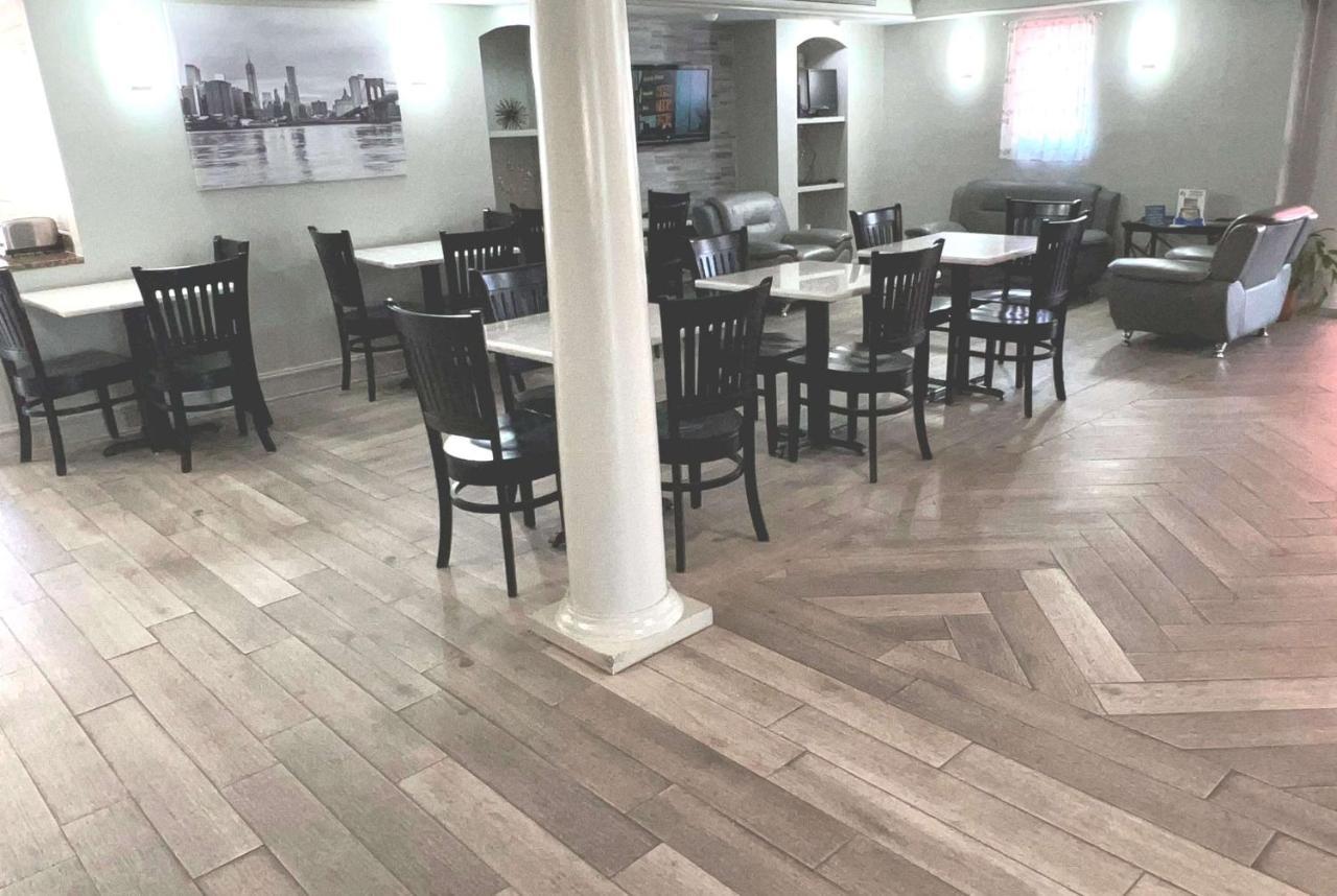 Days Inn By Wyndham Birmingham/West מראה חיצוני תמונה